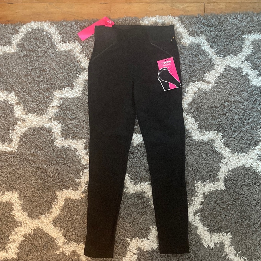 Black Body Sculpting & Stretchy Pants.